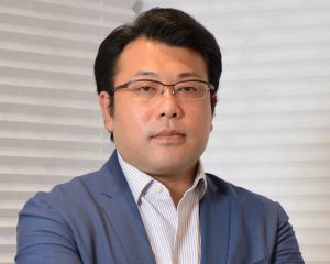 Yusuke-Yoshizawa_shizenkan-300x273